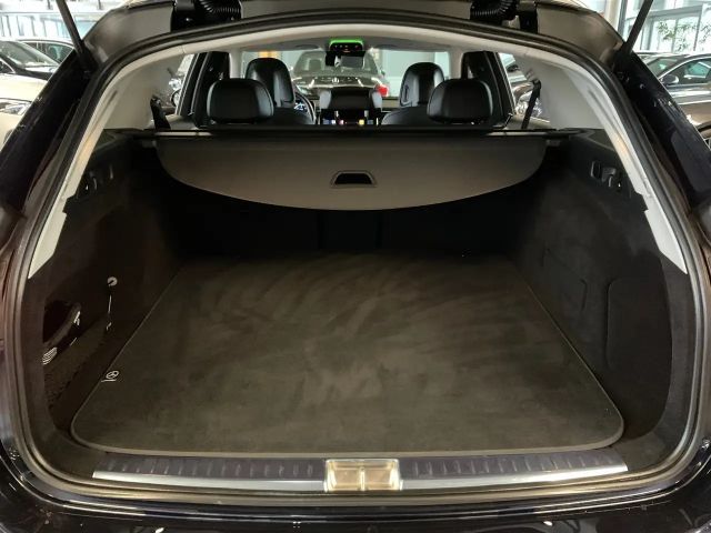 Mercedes-Benz E 220 AVANTGARDE E 220 d Estate