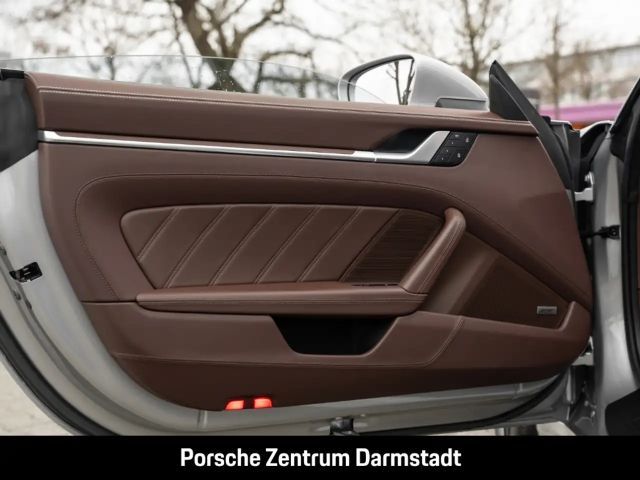 Porsche 992 4 Coupé GTS Targa