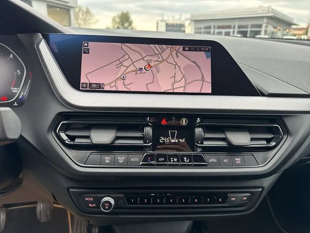 BMW 116 116d Sedan Sport Line