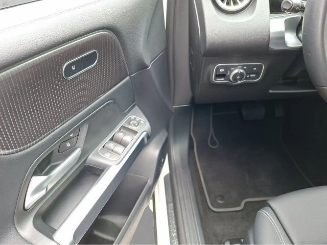 Mercedes-Benz EQB 300 4MATIC AMG Line