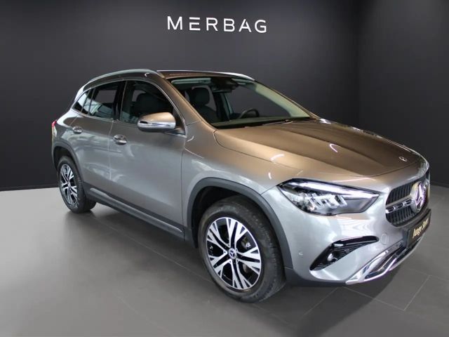 Mercedes-Benz GLA 200 Progressive
