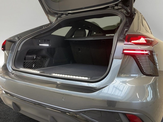 Audi A6 Avant Quattro S-Tronic