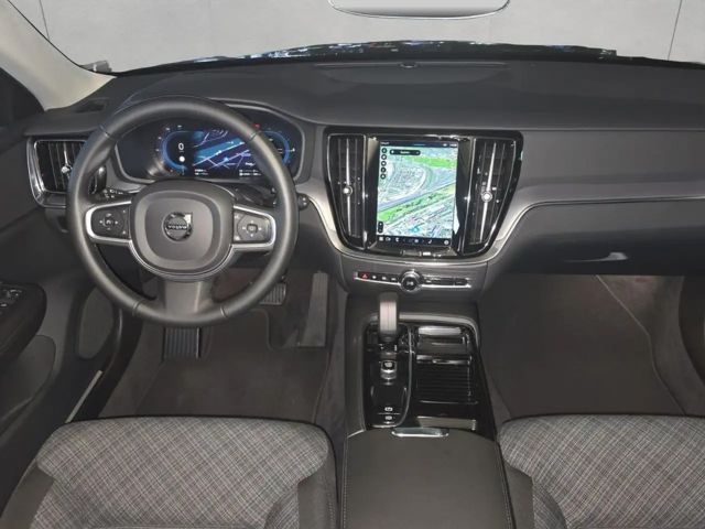 Volvo V60 AWD Core Recharge T6