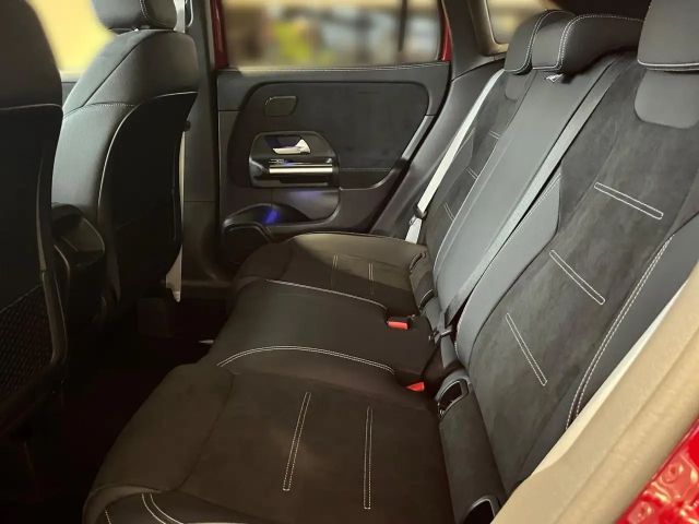 Mercedes-Benz GLA 200 AMG Line