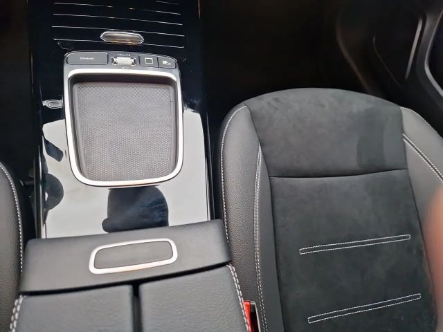 Mercedes-Benz A 200 A 200 d