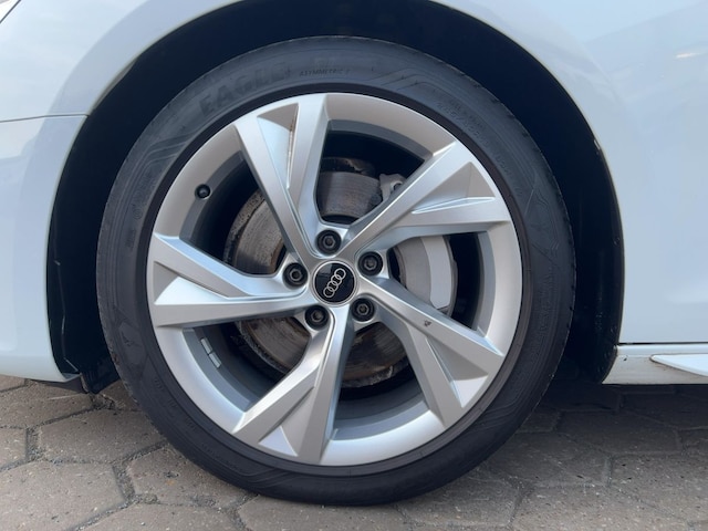 Audi A4 40 TDI Avant S-Line S-Tronic