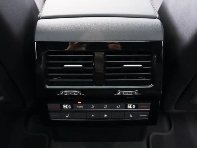 Volkswagen Touareg IQ.Drive R-Line