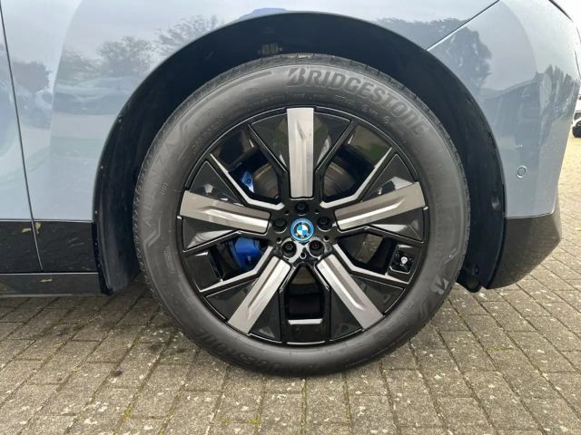 BMW iX xDrive40