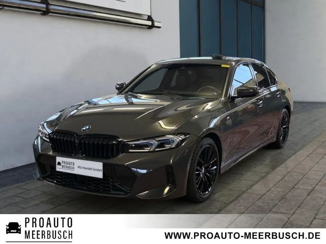 BMW 320 320i M-Sport Sedan