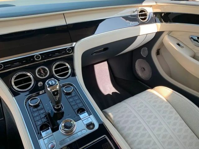 Bentley Continental GTC Hybrid V8