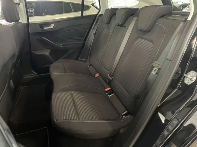 Ford Focus Titanium Wagon