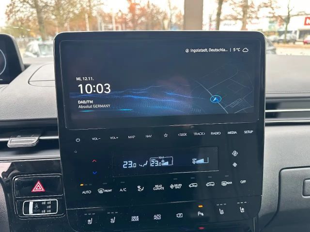 Hyundai Staria Signature