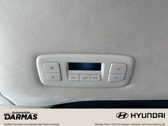 Hyundai Staria Signature