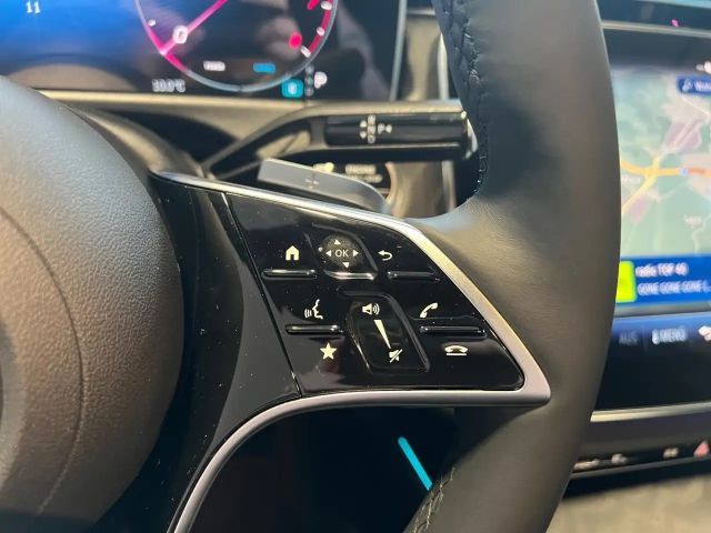 Mercedes-Benz E 200 4MATIC AVANTGARDE Sedan