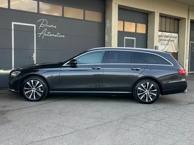 Mercedes-Benz E 300 AVANTGARDE E 300 de