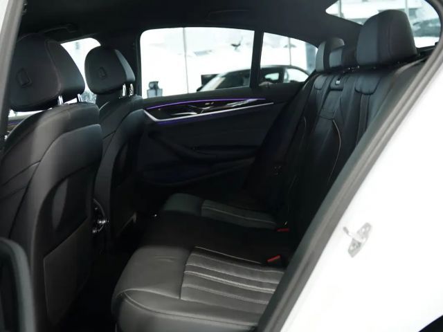 BMW 530 530d M-Sport Sedan xDrive