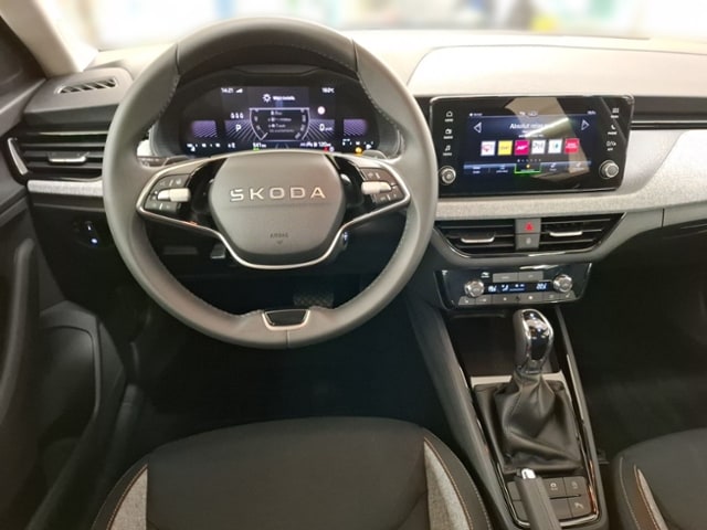 Skoda Kamiq 1,5 TSI DSG LED PDC SHZ SMART-L VORB AHK