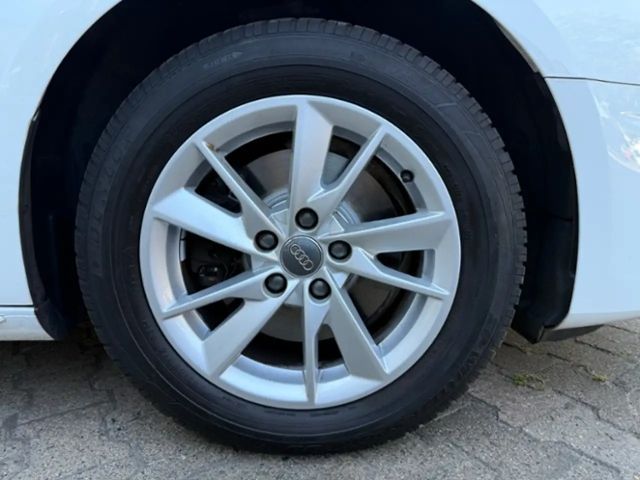 Audi A4 35 TFSI Avant S-Tronic