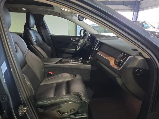 Volvo XC60 AWD Dark Plus Recharge T6