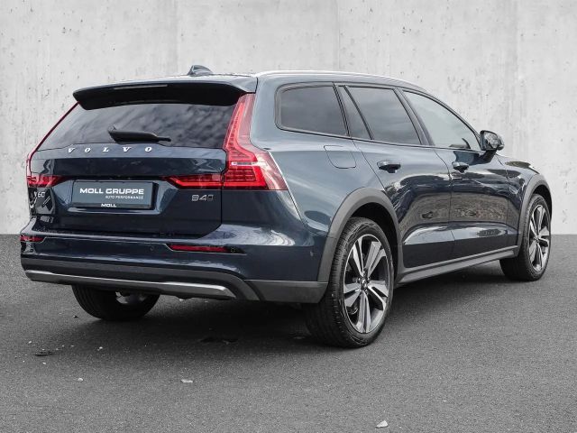 Volvo V60 Cross Country AWD Plus