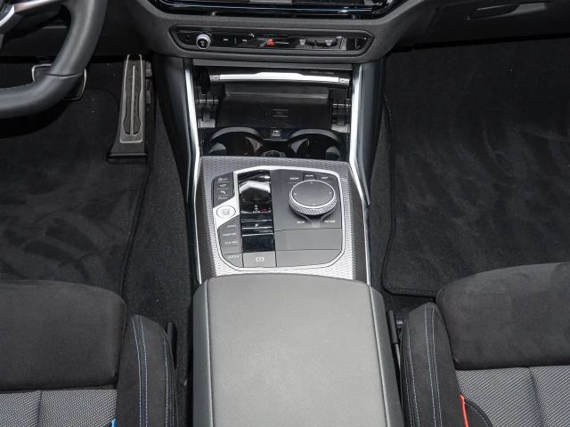 BMW 320 320i M-Sport Sedan