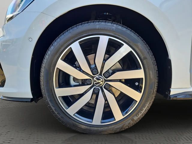 Volkswagen Touran 1.5 TSI Highline R-Line