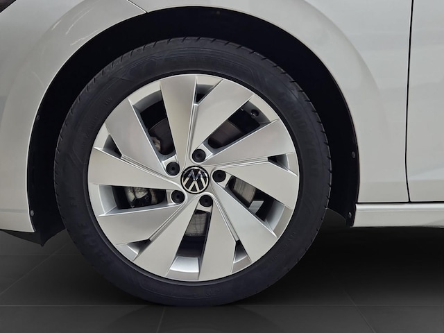 Volkswagen Golf 2.0 TDI DSG Style Variant