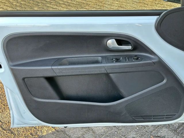 Volkswagen e-up! Plus Style