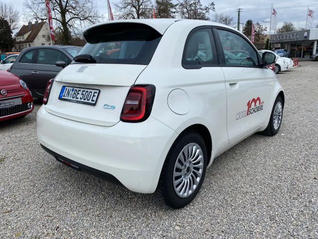 Fiat 500e Action