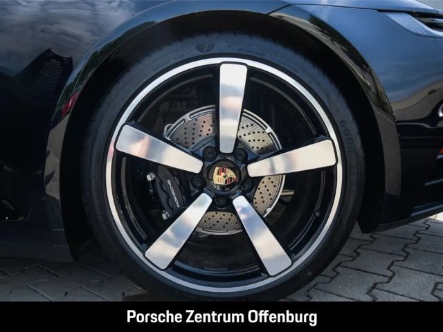 Porsche 992 4 Coupé Targa