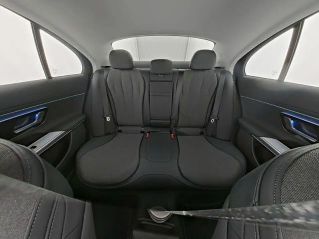 Mercedes-Benz E 220 AVANTGARDE E 220 d Sedan