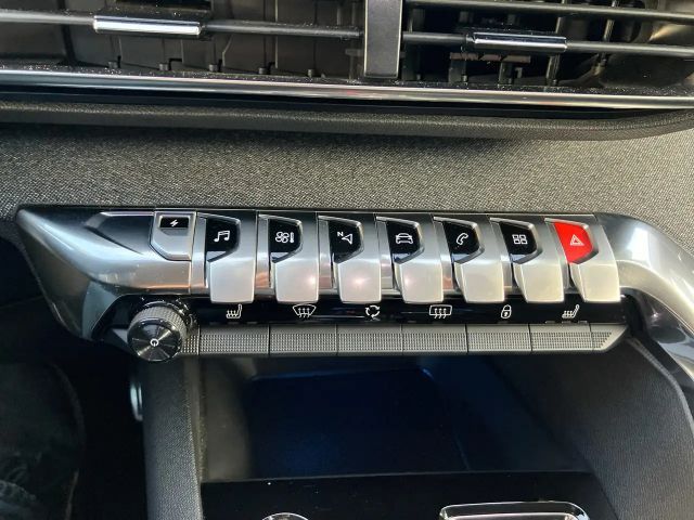 Peugeot 3008 PHEV 225 Road Trip AHK+Navi+Kamera+SHZ