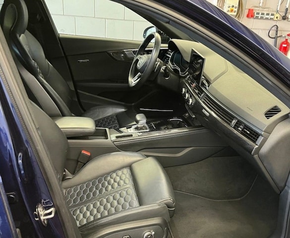 Audi RS4 Avant Quattro