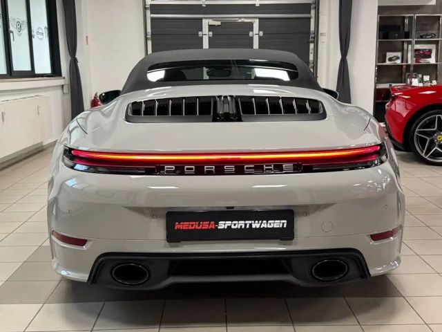 Porsche 992 Cabrio Carrera