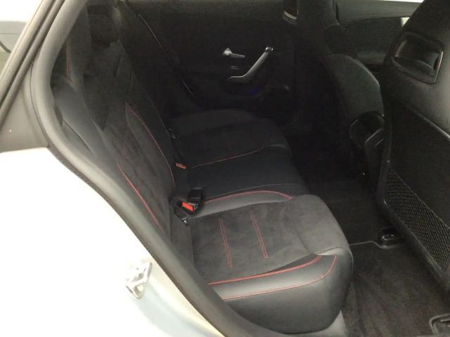 Mercedes-Benz CLA 200 AMG Line Shooting Brake