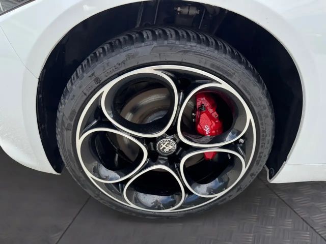 Alfa Romeo Giulia AT8 Q4 Veloce