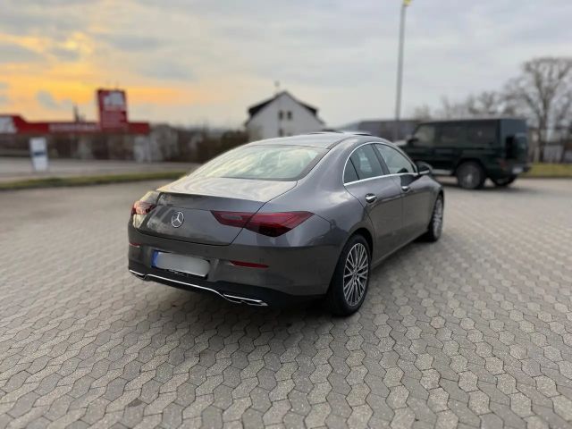 Mercedes-Benz CLA 200 Coupé Progressive