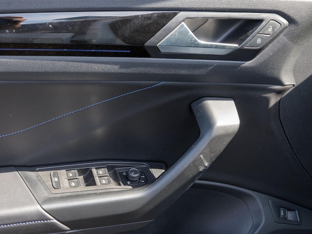 Volkswagen T-Roc T-Roc R TITAN-ABGAS PANO LM19 MATRIX