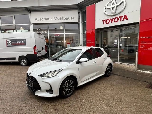 Toyota Yaris Hatchback Hybride Team D