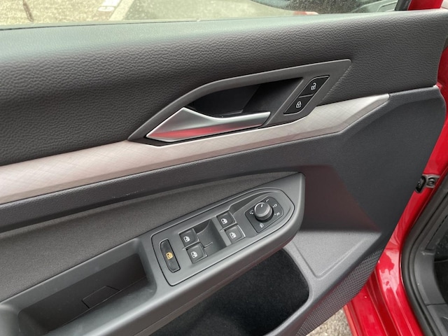 Volkswagen Golf 1.0 TSI Life Variant