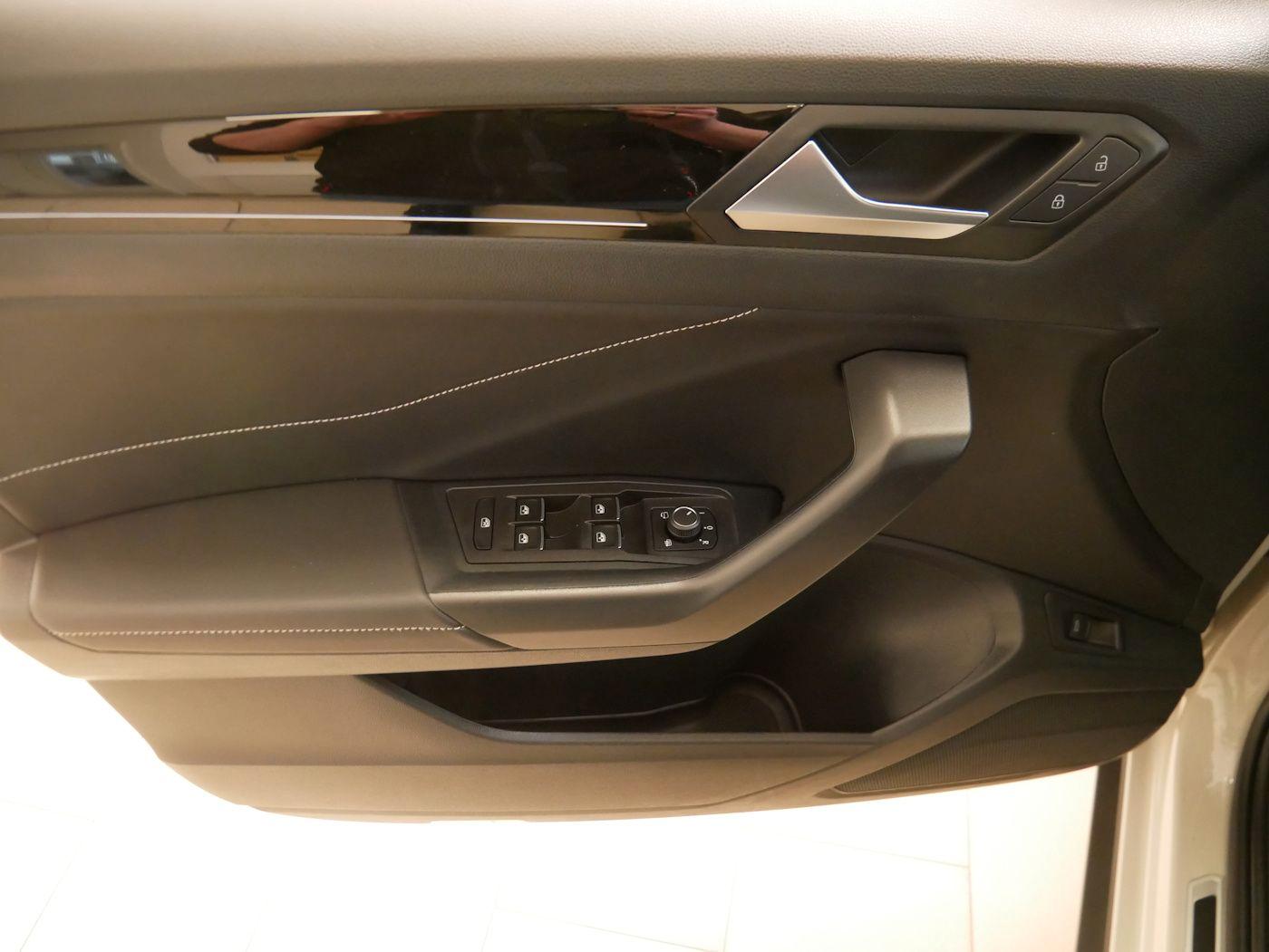 Volkswagen T-Roc 1.5 TSI DSG R-Line