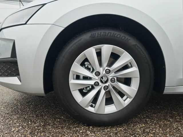 Skoda Octavia Essence TSI mHEV DSG