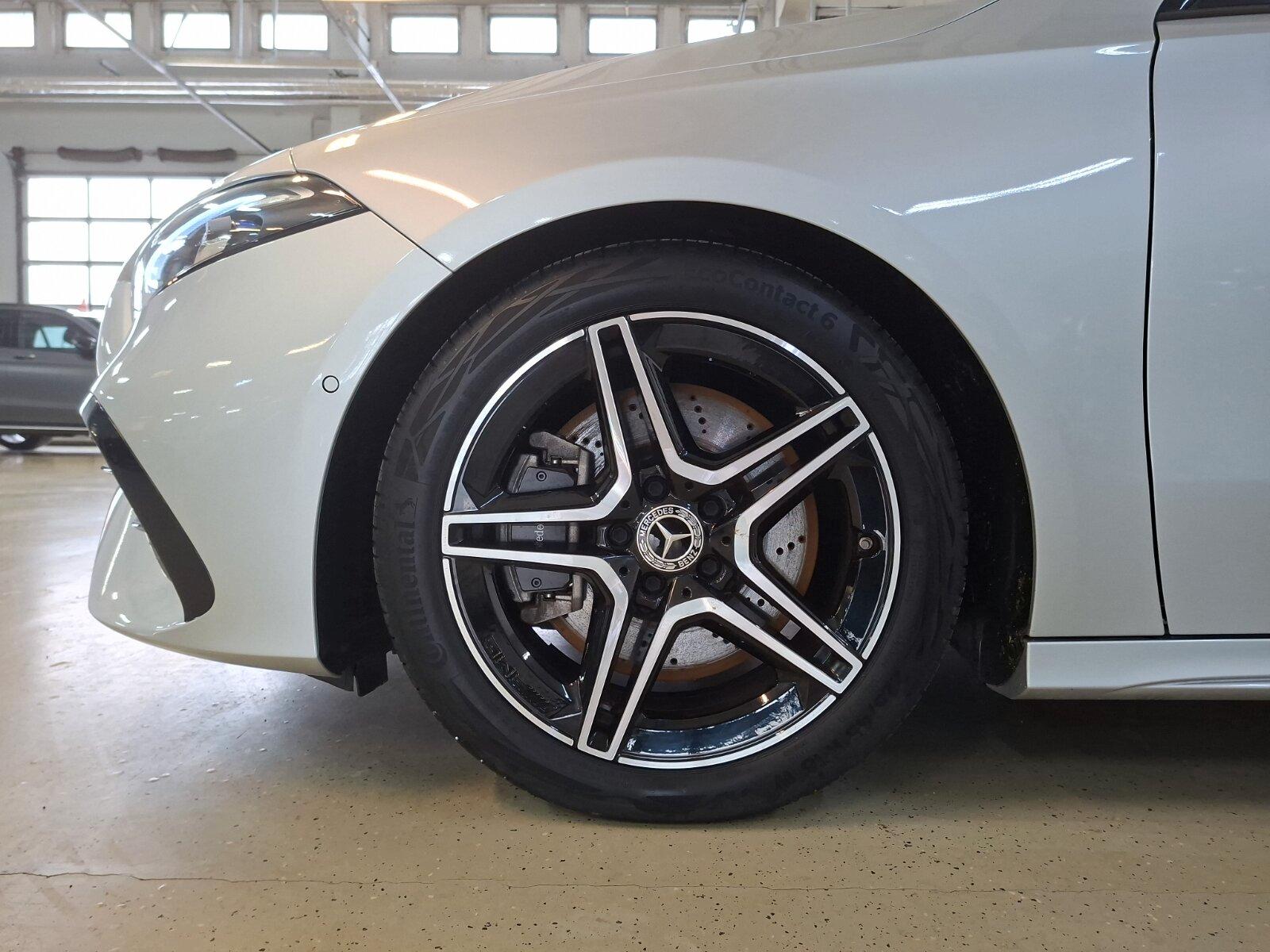 Mercedes-Benz A 250 4MATIC AMG Line