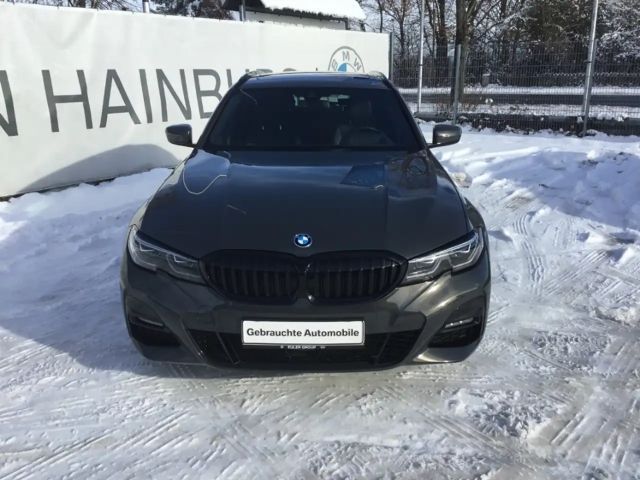 BMW 330 330e M-Sport xDrive