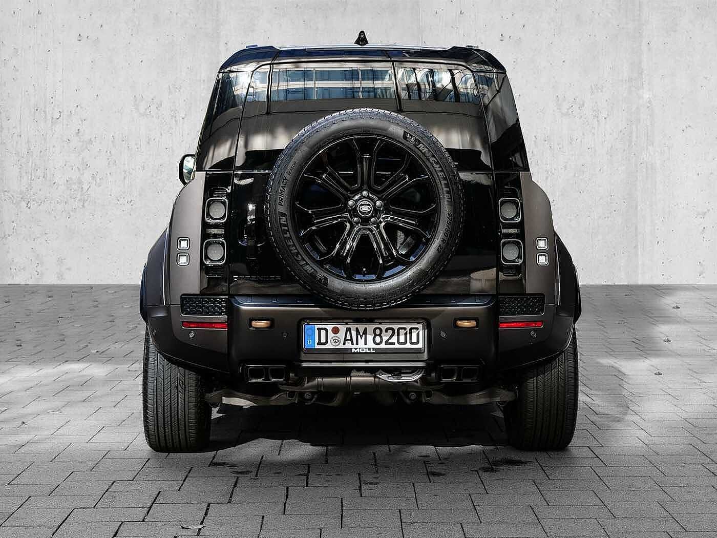 Land Rover Defender 110