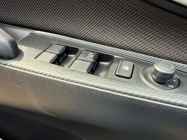 Mazda 2 Exclusive-line