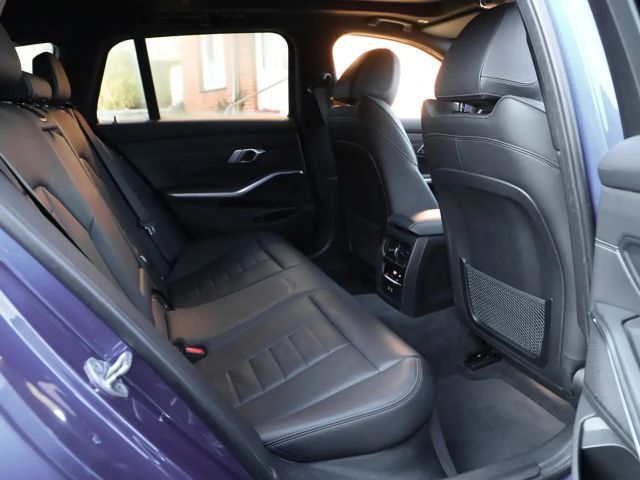 BMW 330 330i M-Sport Touring xDrive