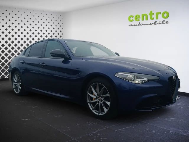 Alfa Romeo Giulia AT8