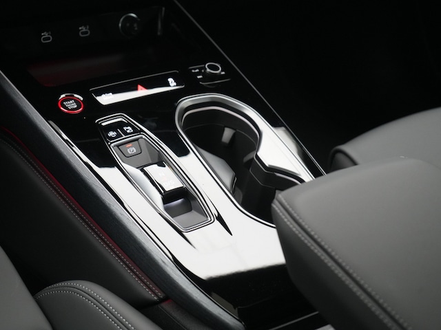 Audi A6 Avant Quattro S-Tronic