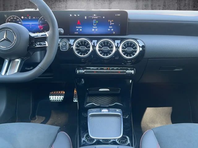 Mercedes-Benz CLA 200 AMG Line Shooting Brake
